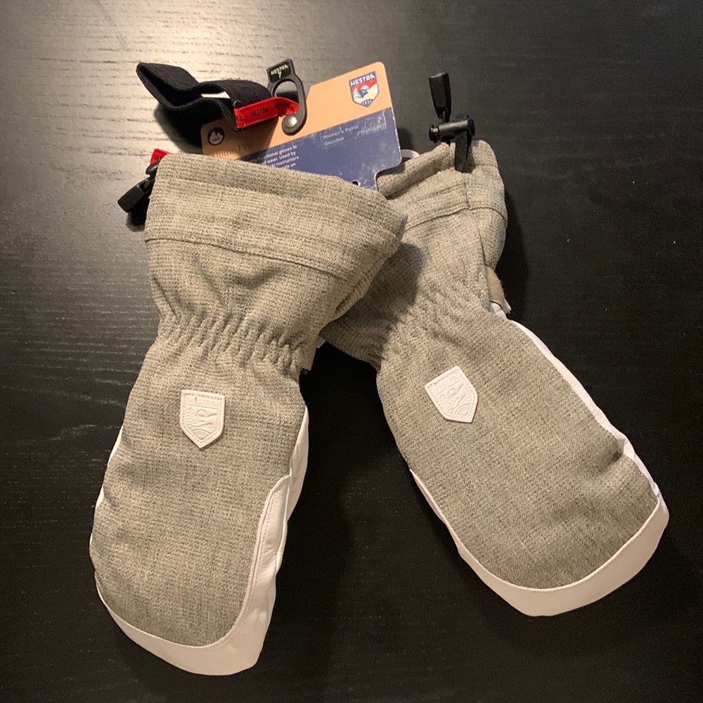 Hestra Alpine Pro - size 7 - Women’s Patrol Gauntlet - New